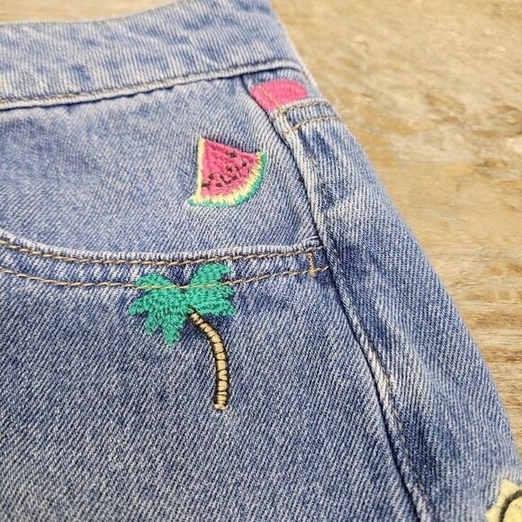 Forever 21 Premium Embroidered Fruit Denim Shorts Blue Women Mid Rise Raw Hem 26 - Picture 4 of 11